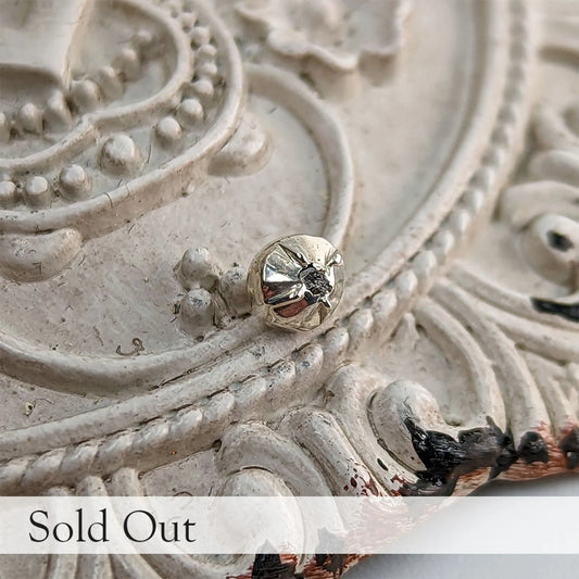 Clawed Collet Diamond